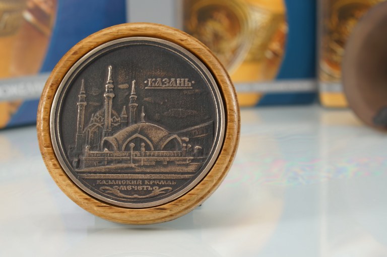 Сувениры и подарки из бронзы Медальон КАЗАНЬ